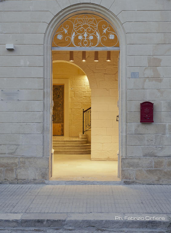 Palazzo Dei Dondoli Bed & Breakfast Lecce Exterior photo